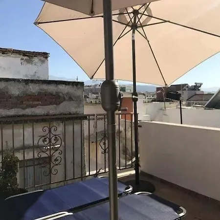Traditional 3 Story Townhouse ,batta Hanem Holiday home