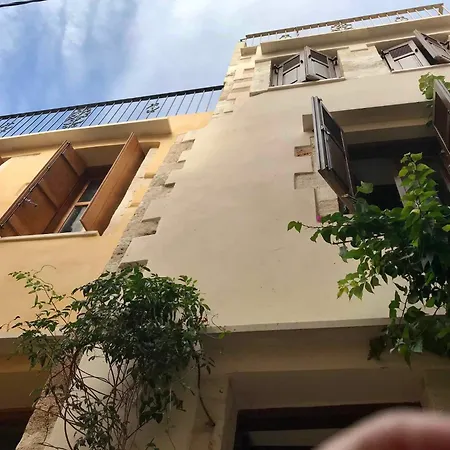 Traditional 3 Story Townhouse ,batta Hanem Holiday home