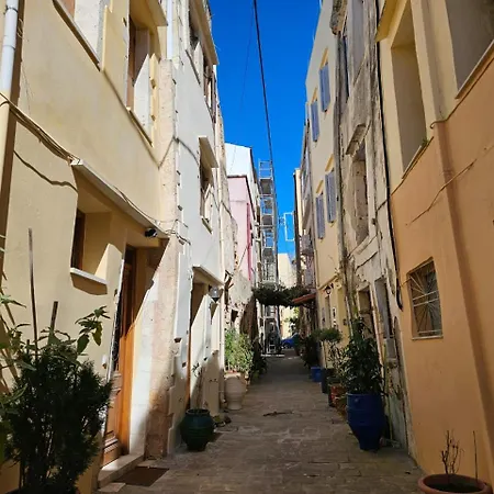 別荘 Traditional 3 Story Townhouse ,batta Hanem