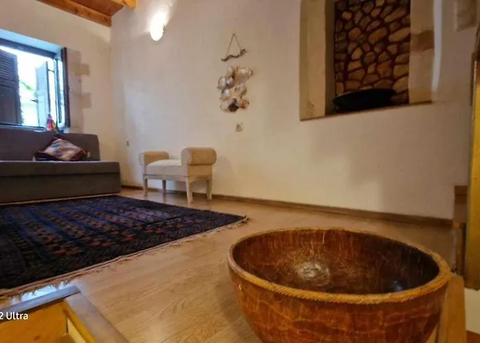 Traditional 3 Story Townhouse ,batta Hanem