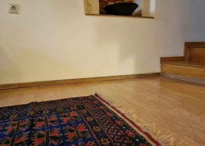 Traditional 3 Story Townhouse ,batta Hanem Holiday home