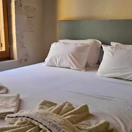 Traditional 3 Story Townhouse ,batta Hanem Vakantiehuis Chania (Crete)